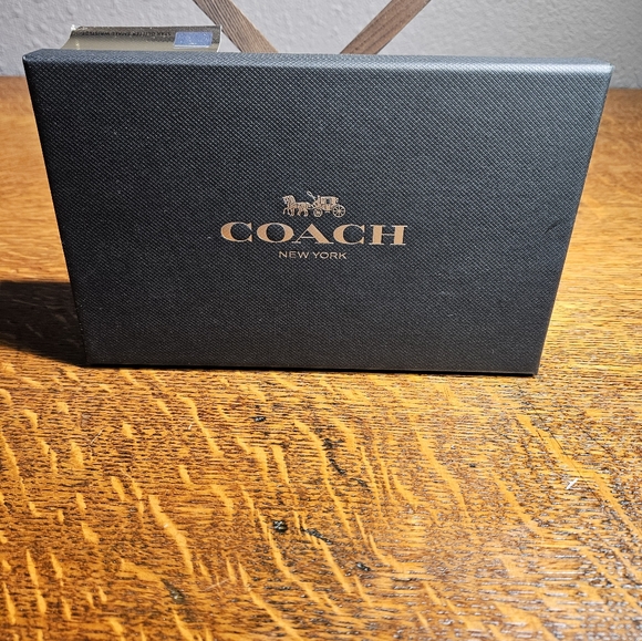 Coach Boxed Small Wristlet With Star Glitter - Picture 6 of 6
